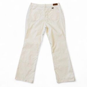 Wrangler Women's High Rise Bold Boot corduroy white Jeans